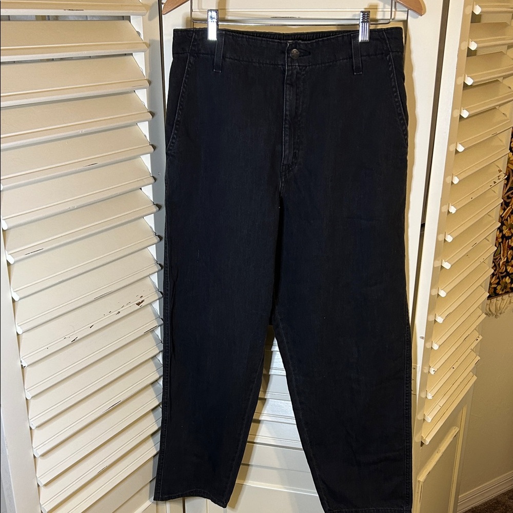 Denizen Levi’s women’s balck high rise Cotton lose taper jeans